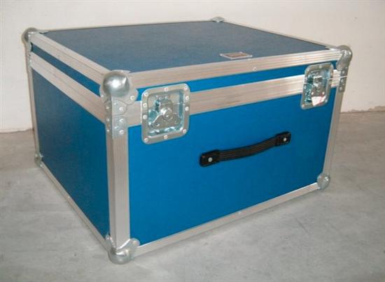 Flightcase für Stereoanlage: Innenmaße: L 54 H 30 B 44 cm | Megacase